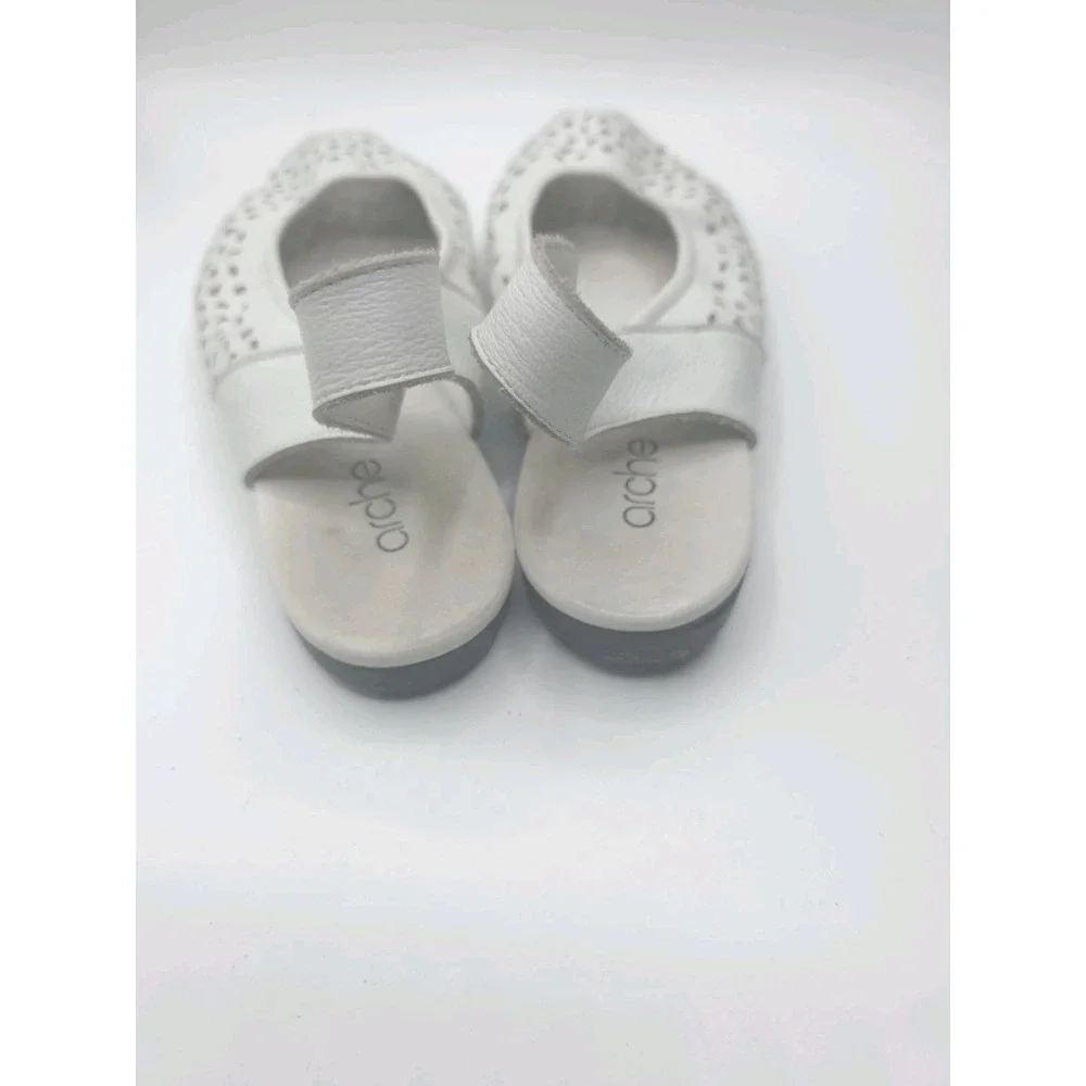 Arche Star Laser-Cut Leather Slingback Sandals White Size 39